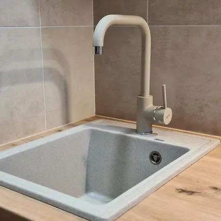 Viktor&daria יהורינה